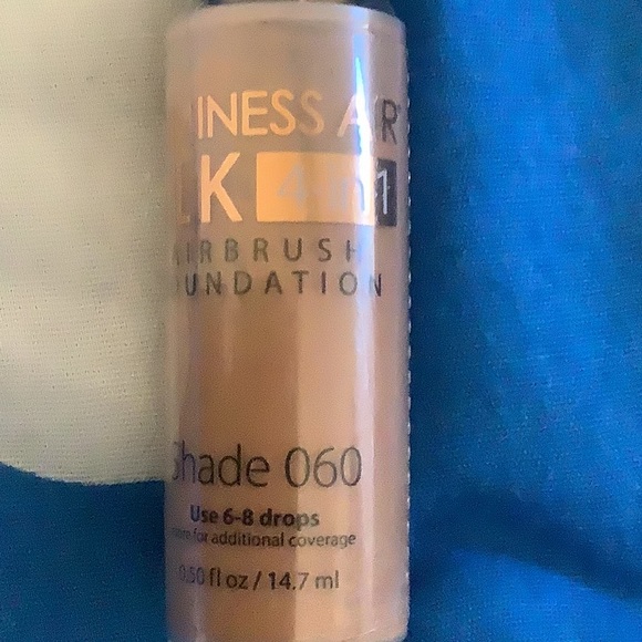 Luminess Air Silk  4 in 1 Airbrush Foundations - Picture 2 of 3